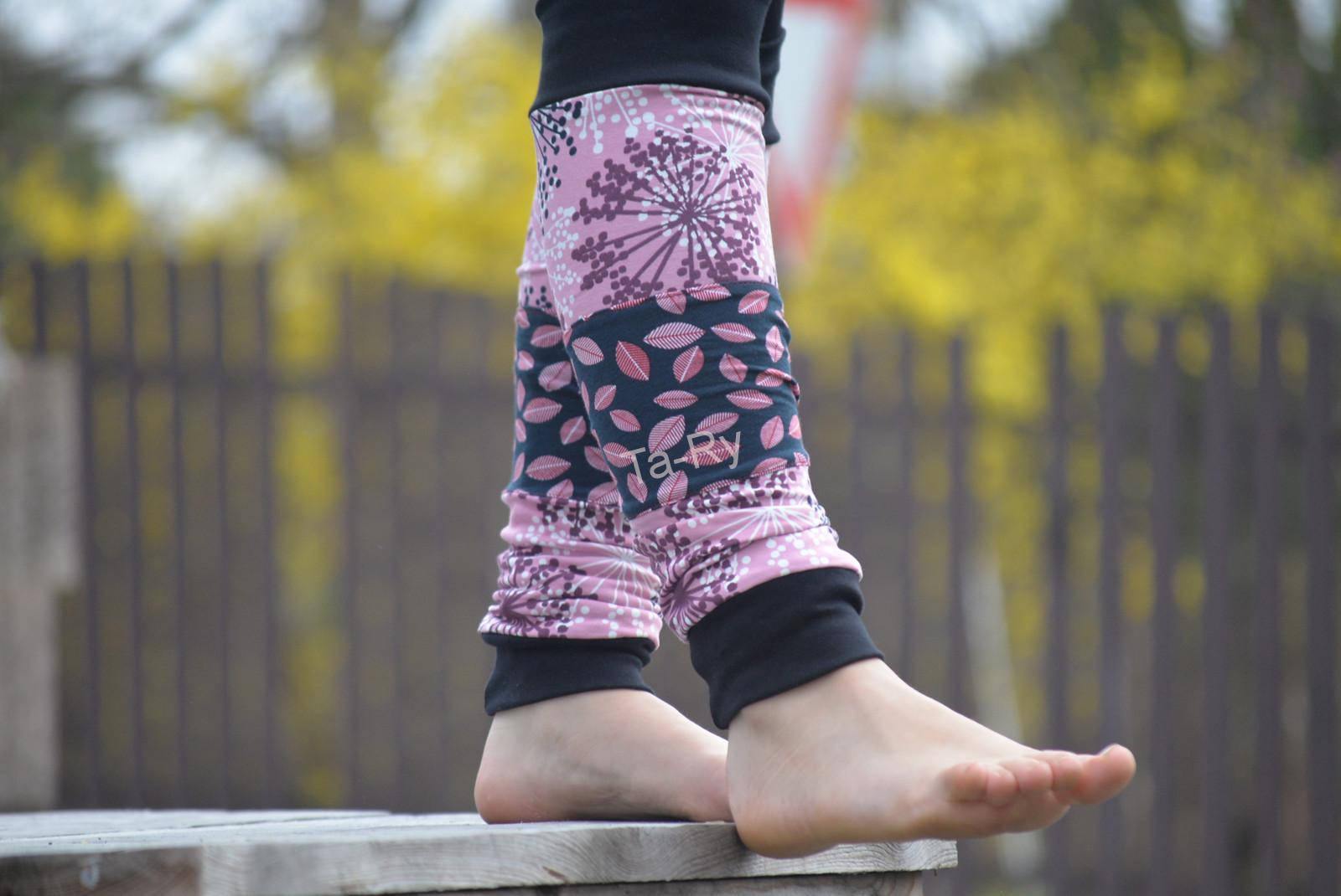 Veselé barevné návleky na nožky... :)