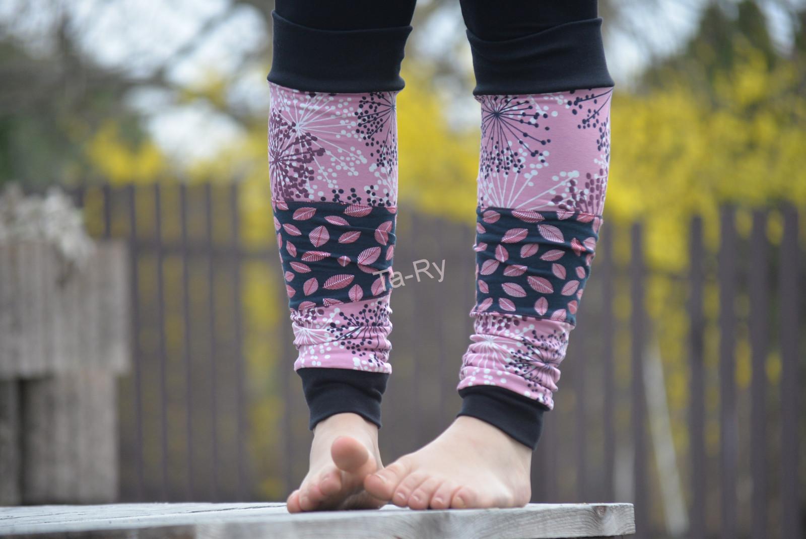 Veselé barevné návleky na nožky... :)