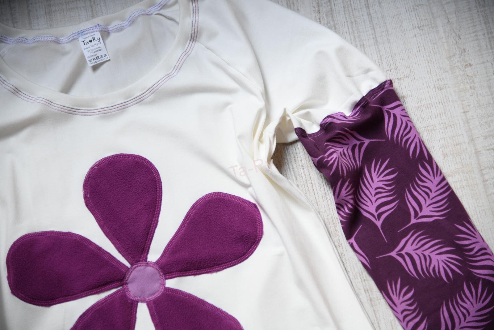 Romantické tričko vrstvené....