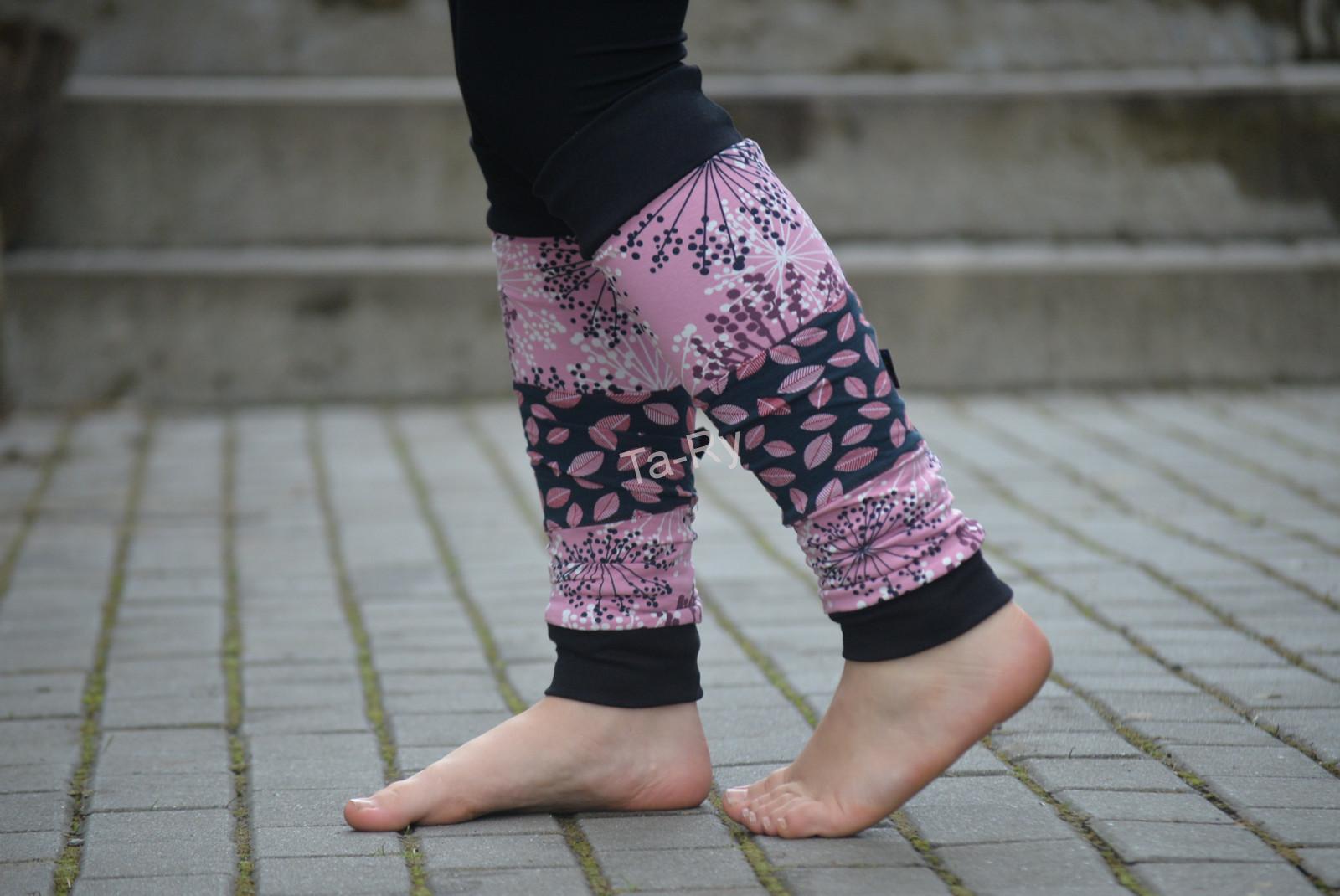 Veselé barevné návleky na nožky... :)