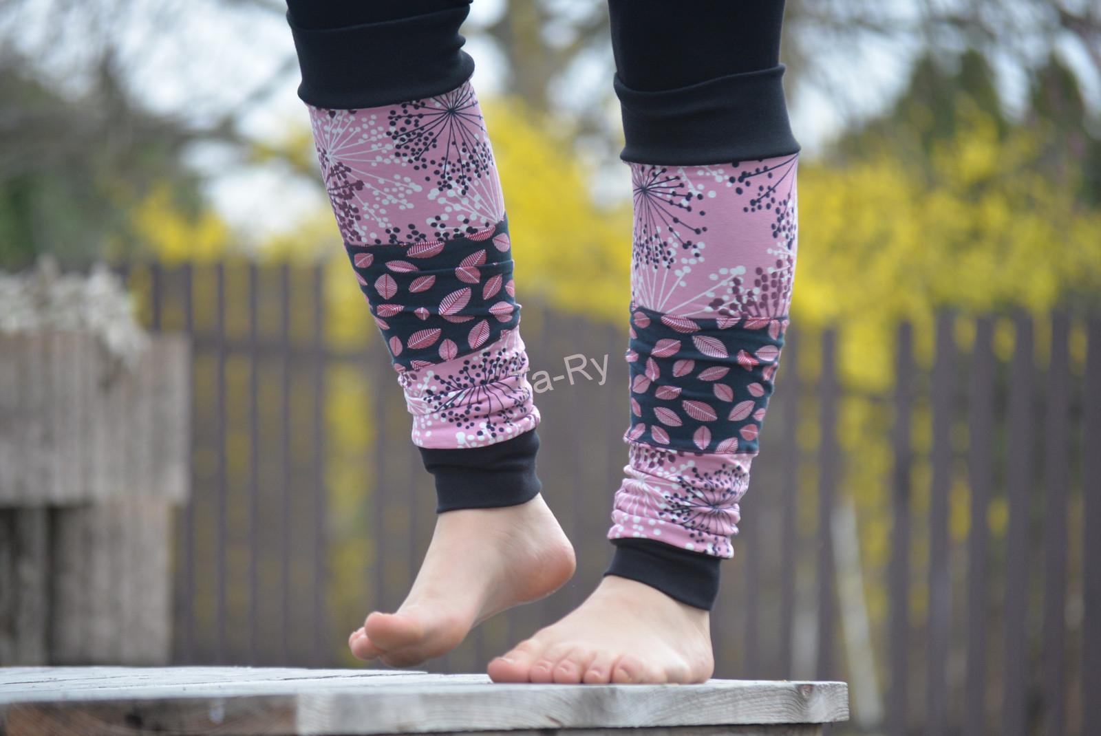 Veselé barevné návleky na nožky... :)